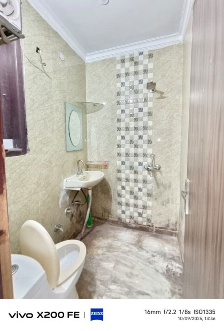 Bathroom, neb sarai 1 Bedroom 600 Sq.Ft. Builder Floor In Neb Sarai Delhi 9922402