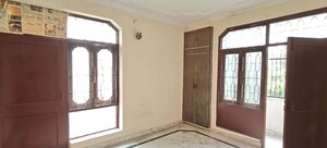 Room in 3 BHK Builder Floor at Gujranwala Town – for Rent