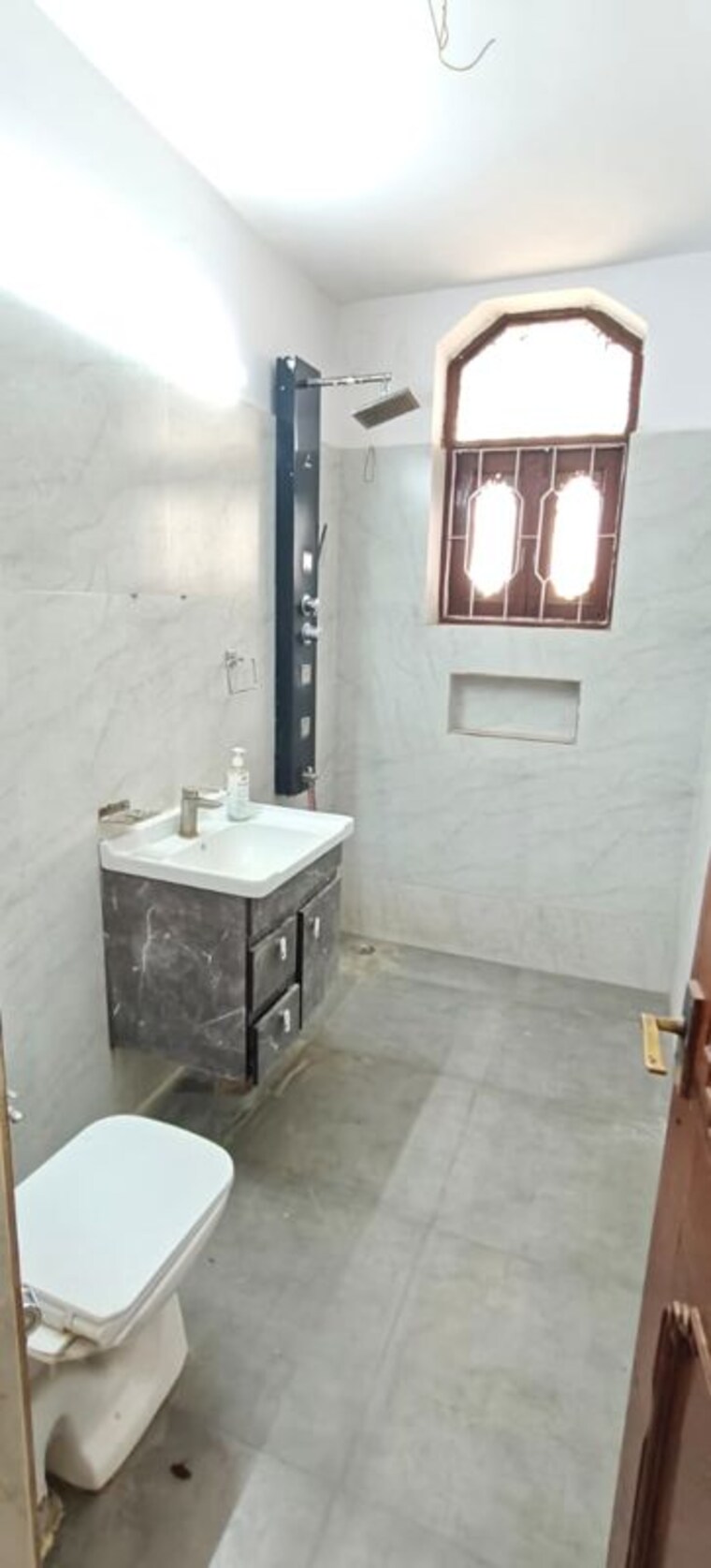 Bathroom, gujranwala town 3 Bedroom 1350 Sq.Ft. Builder Floor In Gujranwala Town Delhi 9498610