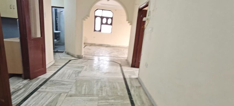 undefined, gujranwala town 3 Bedroom 1350 Sq.Ft. Builder Floor In Gujranwala Town Delhi 9498610