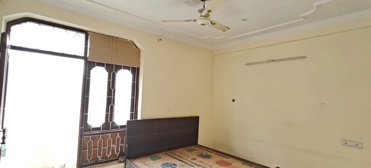 Bedroom, gujranwala town 3 Bedroom 1350 Sq.Ft. Builder Floor In Gujranwala Town Delhi 9498610