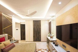 Bedroom in 5 BHK Apartment at Paradigm Nivan, Khar West – for Sale