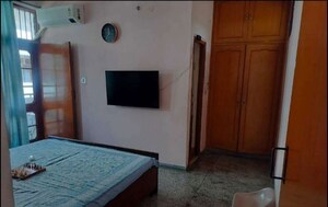1 BHK Builder Floor For Rent in Sector 21