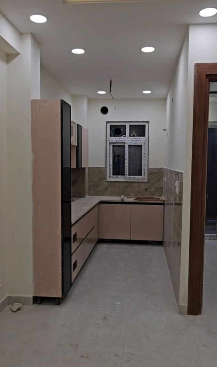 Kitchen, sainik colony 3 Bedroom 1179 Sq.Ft. Builder Floor In Sainik Colony Faridabad 9922352