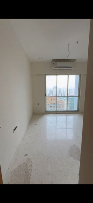 Room in 3 BHK Apartment at Ekta Tripolis, Goregaon West – for Sale