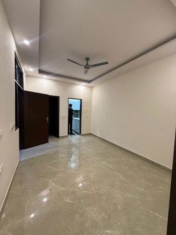 Room in 1 BHK Builder Floor at Kalkaji – for Rent