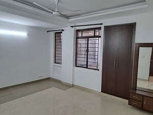 Room in 2 BHK Apartment at Vasant Kunj – for Rent