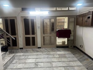 Living Room in 3 BHK Builder Floor at Sector 37 – for Rent