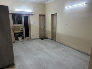 Room in 3 BHK Builder Floor at Sector 37 – for Rent