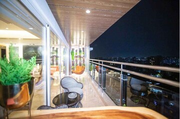 Gym in 5 BHK Apartment at Paradigm Nivan, Khar West – for Rent