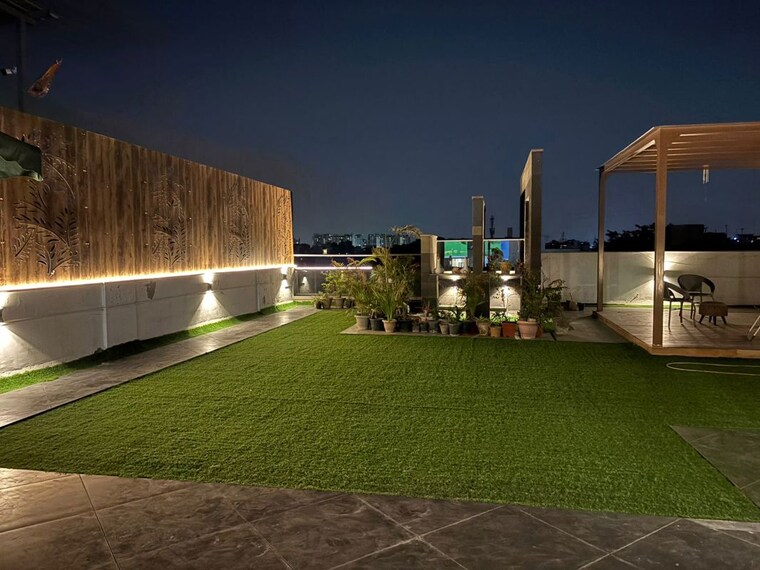 Garden, bptp-green-oaks 3 Bedroom 1650 Sq.Ft. Builder Floor In Sector 70a Gurgaon 9922474