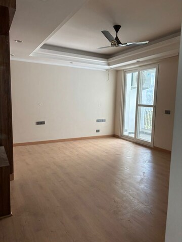 Room in 3 BHK Builder Floor at Sushant Lok 2, Sector 57 – for Sale