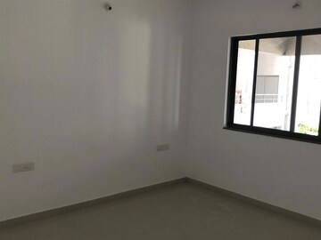 Room in 2 BHK Apartment at Rohan Abhilasha, Wagholi – for Rent