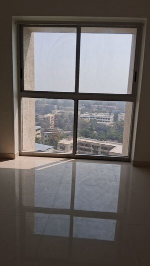 Room in 3 BHK Apartment at Lodha Azzuro, Parel – for Rent