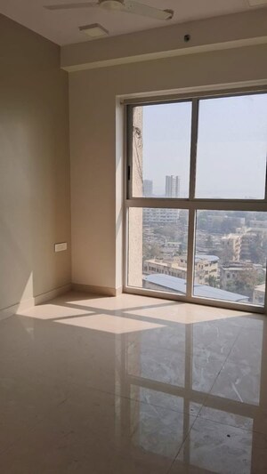 Room in 3 BHK Apartment at Lodha Azzuro, Parel – for Rent