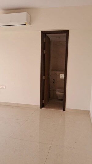 3 BHK Apartment For Rent in Lodha Azzuro, Parel