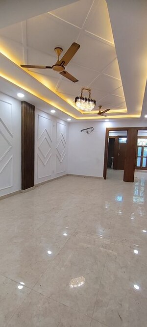 Room in 3 BHK Builder Floor at Puri Kohinoor, Sector 89 – for Rent