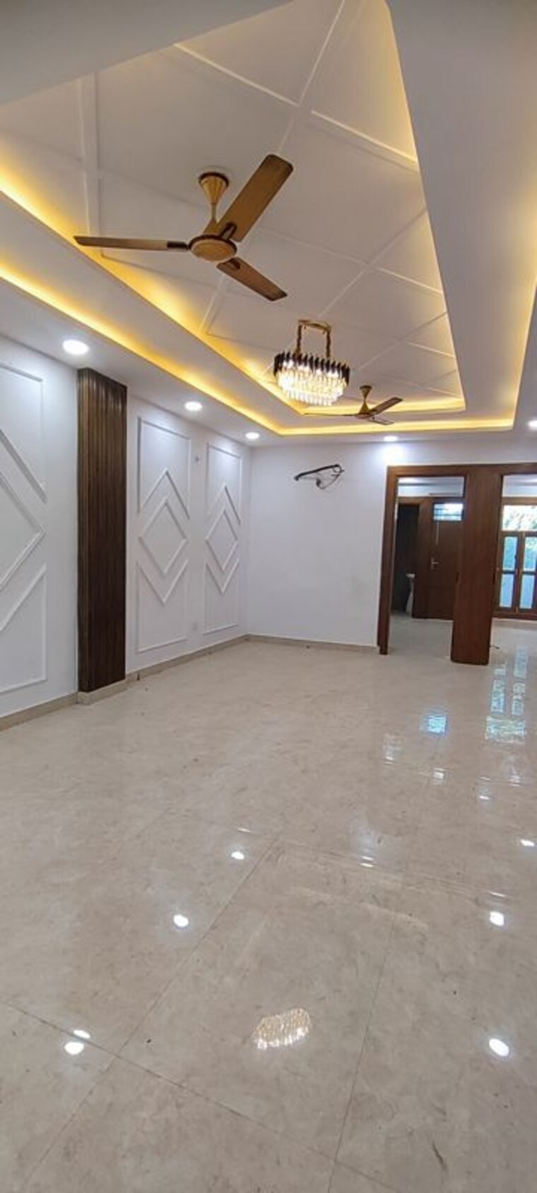 Room, puri-kohinoor 3 Bedroom 180 Sq.Yd. Builder Floor In Sector 89 Faridabad 9922509