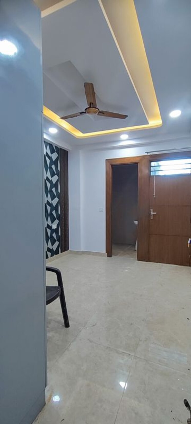 Room, puri-kohinoor 3 Bedroom 180 Sq.Yd. Builder Floor In Sector 89 Faridabad 9922509