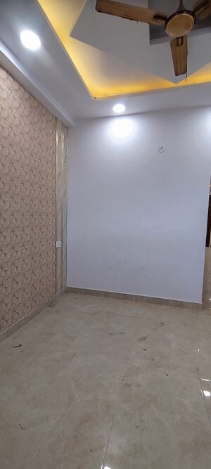 Room in 3 BHK Builder Floor at Puri Kohinoor, Sector 89 – for Rent