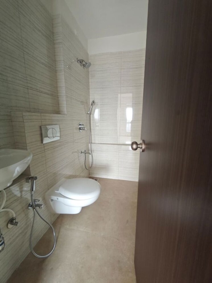 Bathroom, hubtown-rising-city 2 Bedroom 750 Sq.Ft. Apartment In Ghatkopar East Mumbai 9922508