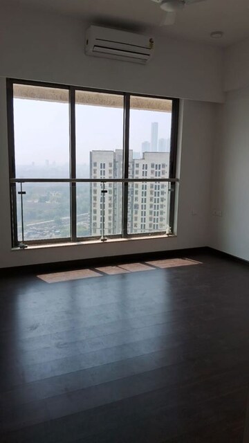 Room in 3 BHK Apartment at Celestia Spaces, Parel – for Rent