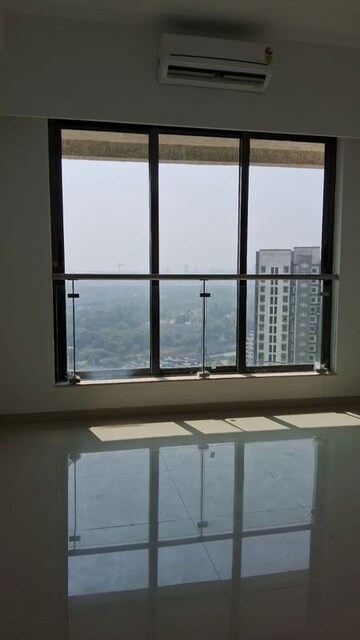 Room in 3 BHK Apartment at Celestia Spaces, Parel – for Rent