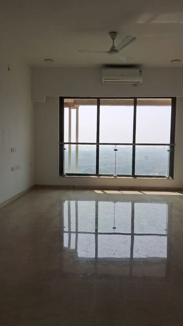 Room in 3 BHK Apartment at Celestia Spaces, Parel – for Rent
