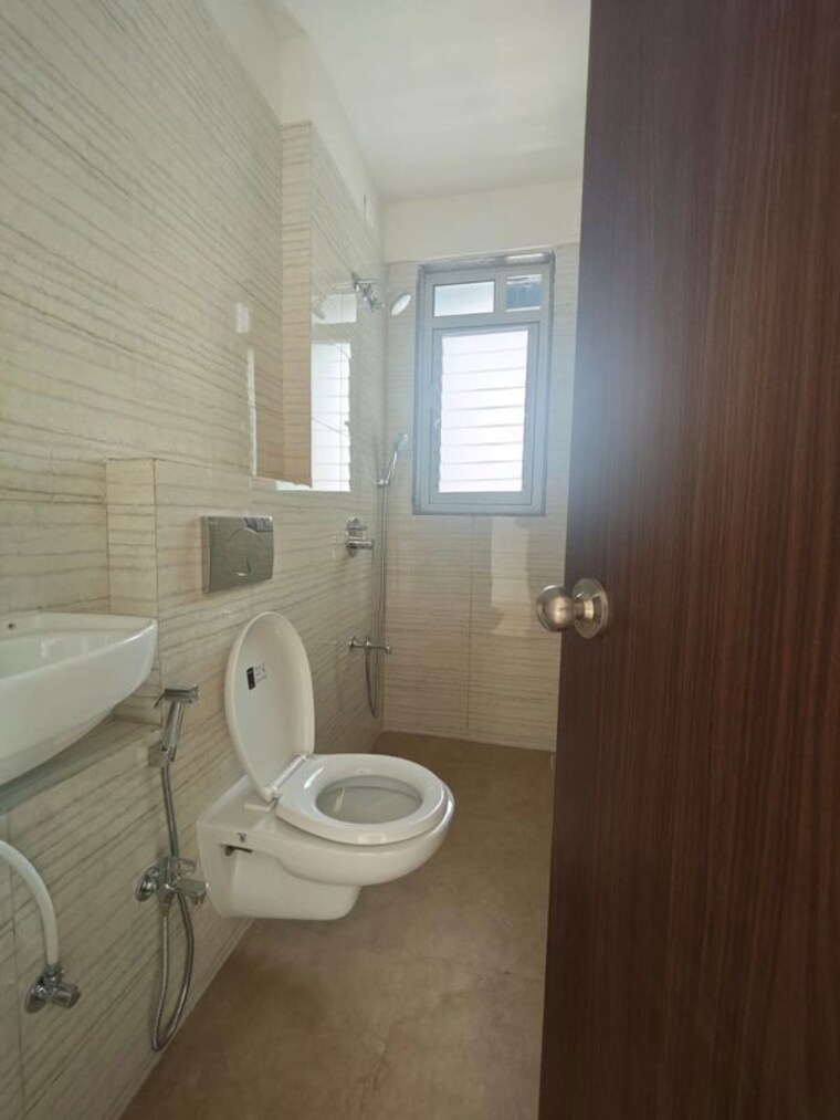Bathroom, hubtown-rising-city 2 Bedroom 850 Sq.Ft. Apartment In Ghatkopar East Mumbai 9922528