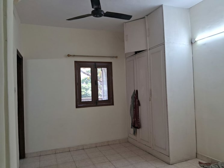 Room, east of kailash 3 Bedroom 3600 Sq.Ft. Builder Floor In East Of Kailash Delhi 9922536