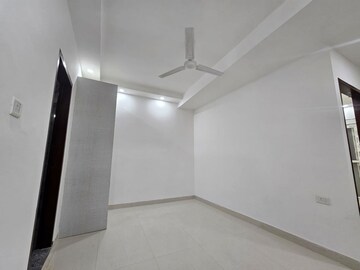 Room in 1 BHK Builder Floor at Neb Sarai – for Rent