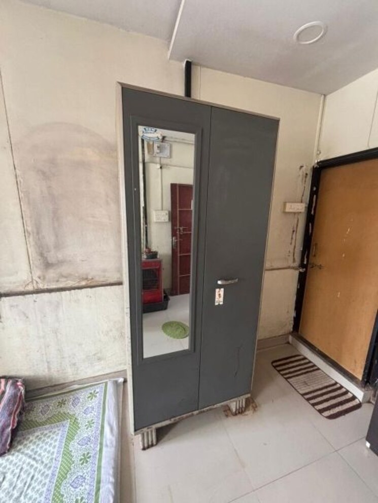 Room, mig-colony-gokhalenagar 2 Bedroom 1000 Sq.Ft. Apartment In Gokhalenagar Pune 9922546