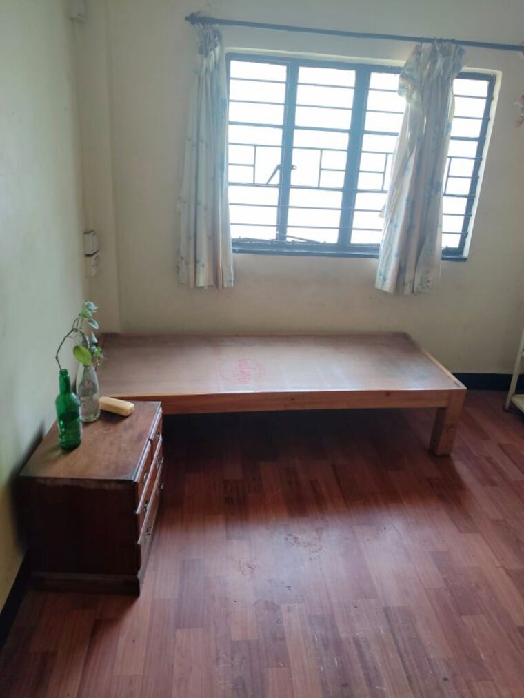 Bedroom, mig-colony-gokhalenagar 2 Bedroom 1000 Sq.Ft. Apartment In Gokhalenagar Pune 9922546