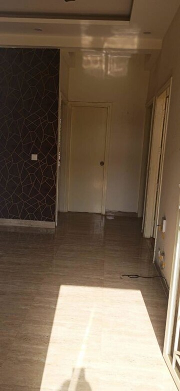 Room in 3 BHK Builder Floor at BPTP Park 81, Sector 81 – for Rent