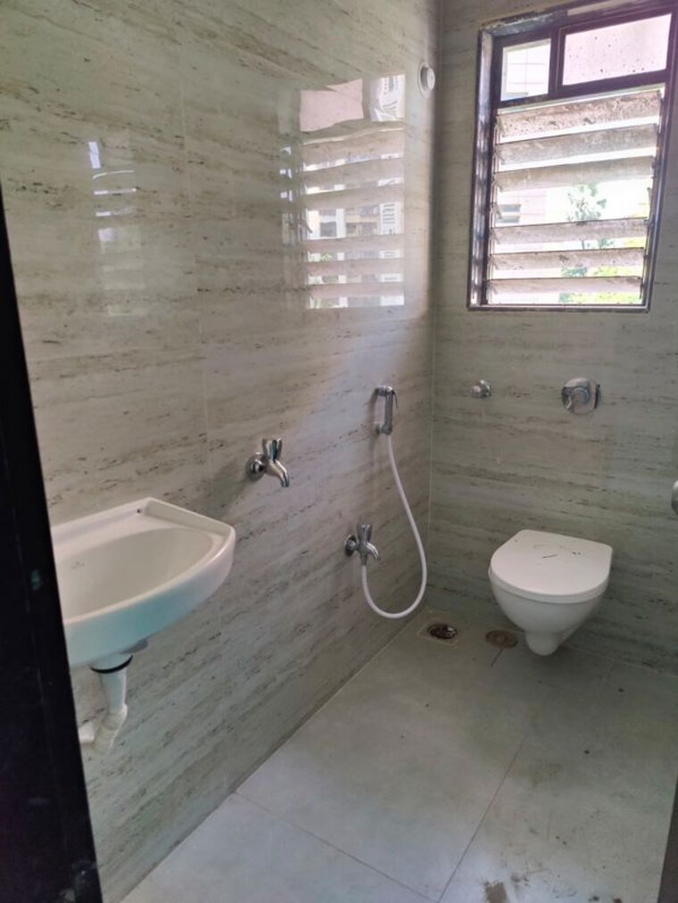 Bathroom, dgs-sheetal-ekta Commercial Office Space 518 Sq.Ft. In Malad East Mumbai 9922583