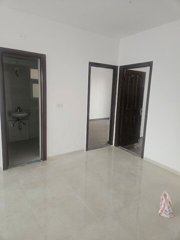 Room in 3 BHK Builder Floor at Parklands, Sector 85 – for Rent