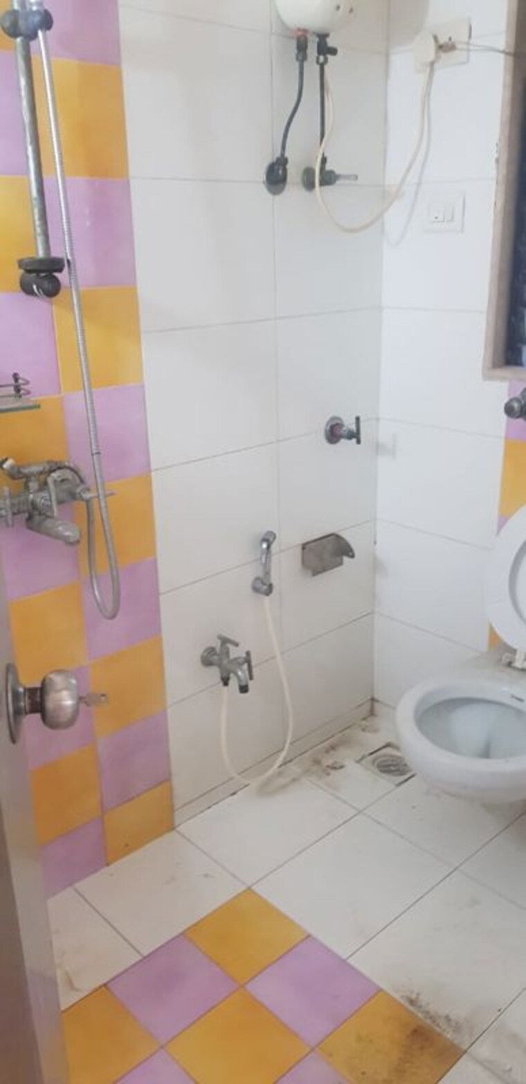 Bathroom, shiv-gauri 2 Bedroom 700 Sq.Ft. Apartment In Malad West Mumbai 9922652
