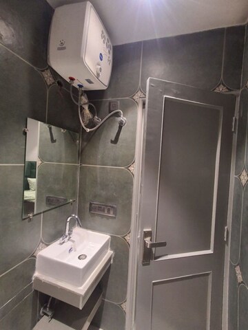 Bathroom in 1 RK Builder Floor at DLF City Phase III, Sector 24 – for Rent