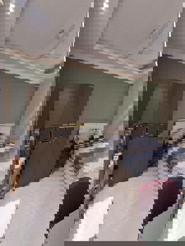 1 RkBuilder Floor For Rent in DLF City Phase III