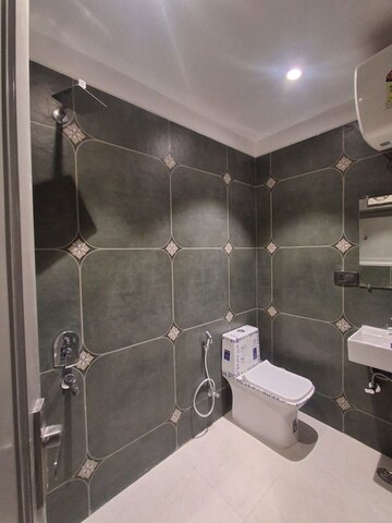 Furnished Amenities in 1 RK Builder Floor at DLF City Phase III, Sector 24 – for Rent