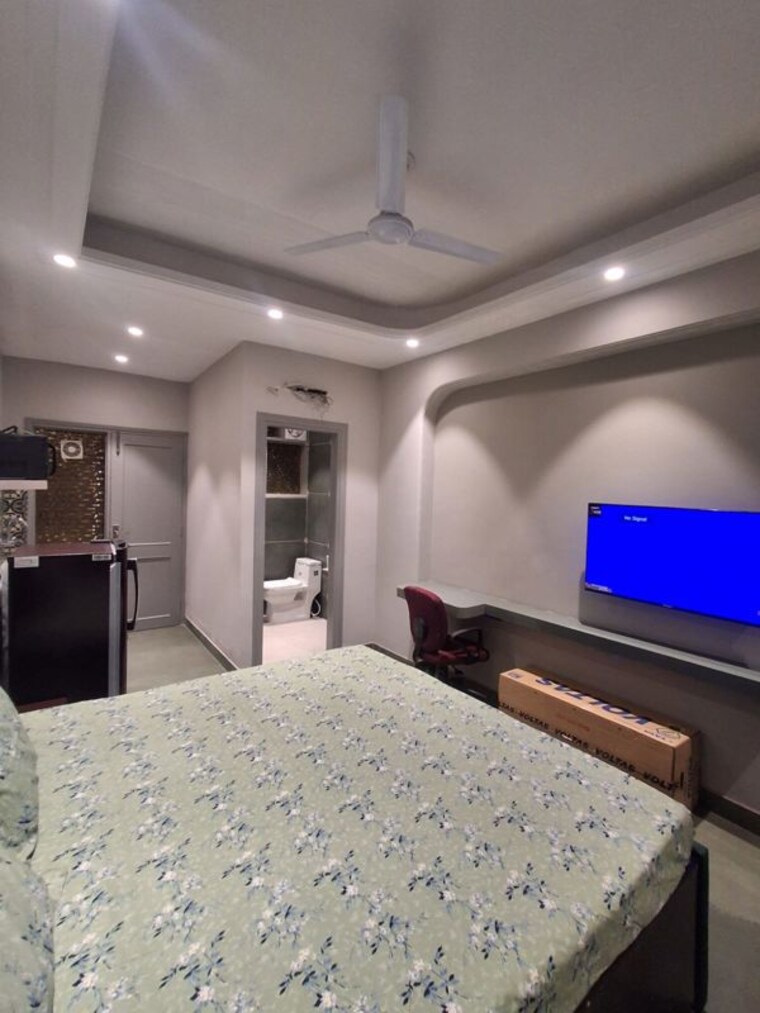 Bedroom, dlf-city-phase-iii 1 RK 520 Sq.Ft. Builder Floor In Sector 24 Gurgaon 9922686