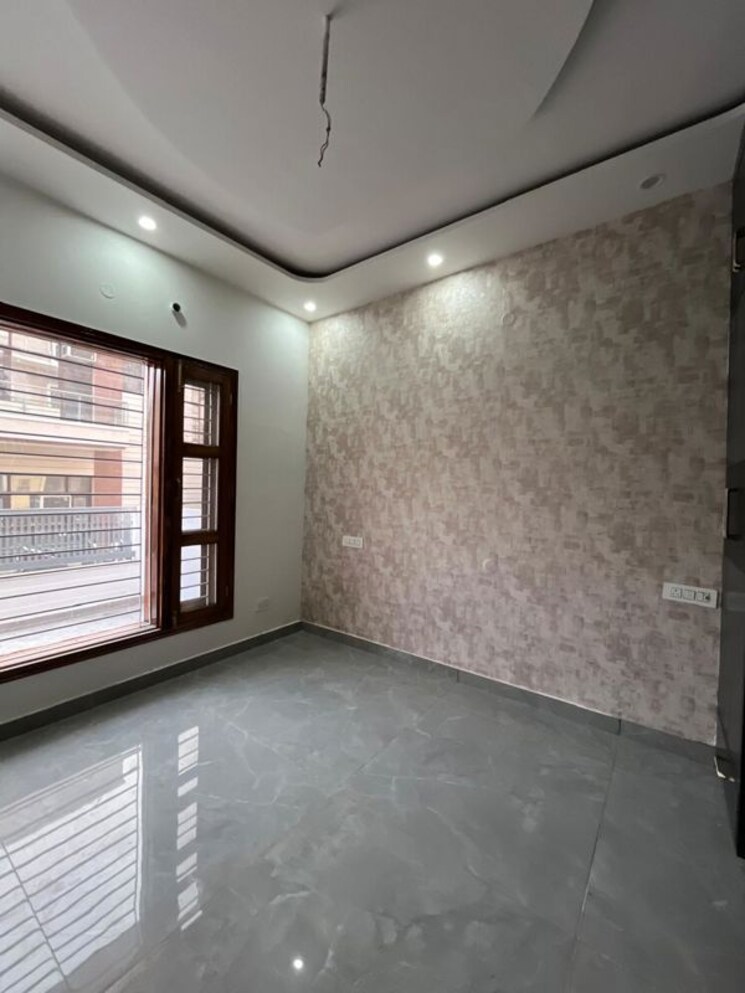 Room, sunny enclave 4 Bedroom 130 Sq.Yd. Independent House In Sunny Enclave Mohali 9922688