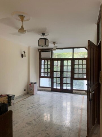 2 BHK Builder Floor For Rent in Chittaranjan Park