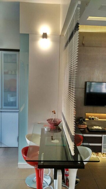Furnished Amenities in 1 BHK Apartment at Sun City – for Sale