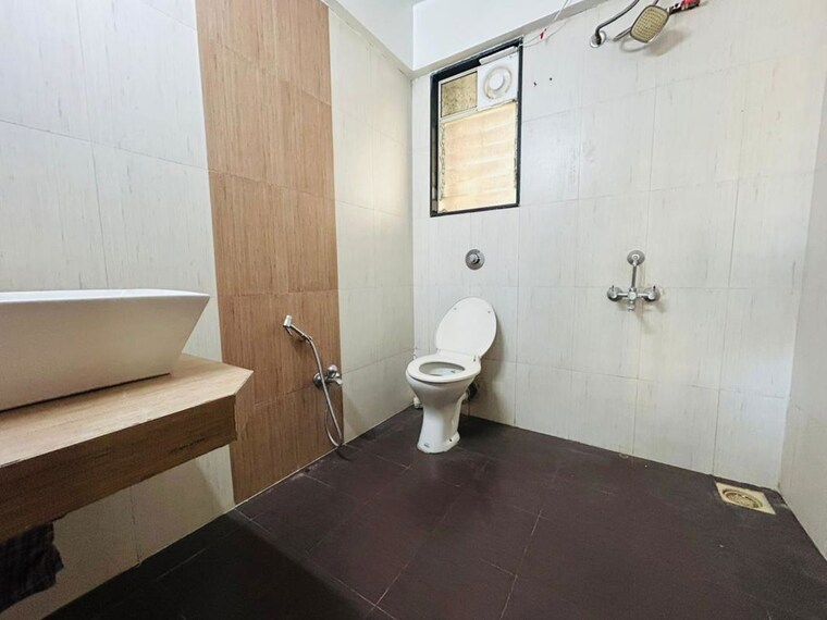 Bathroom, sinhagad road 3 Bedroom 1501 Sq.Ft. Apartment In Sinhagad Road Pune 9922404