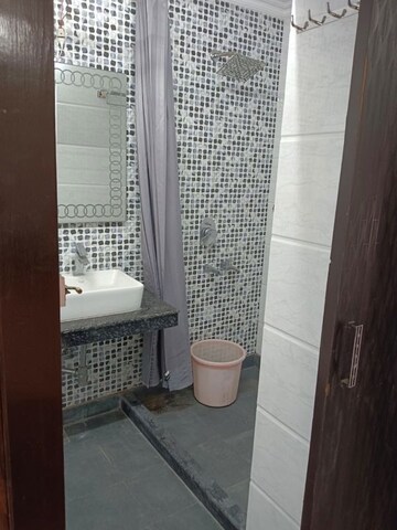 Bathroom in 1 BHK Builder Floor at Amar Colony – for Rent
