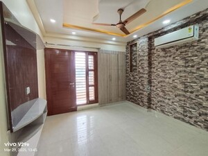 Room in 3 BHK Builder Floor at Sector 57 – for Rent