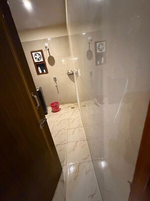 Bathroom in 1 RK Builder Floor at DLF City Phase III, Sector 24 – for Rent