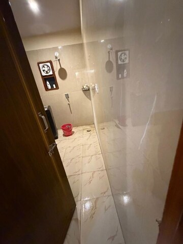 Bathroom in 1 RK Builder Floor at DLF City Phase III, Sector 24 – for Rent