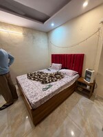 1 Rk  700 Sq.Ft. Builder Floor in DLF City Phase III